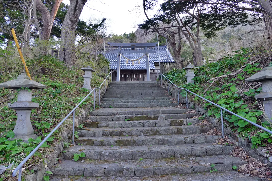住三吉神社二の鳥居と階段