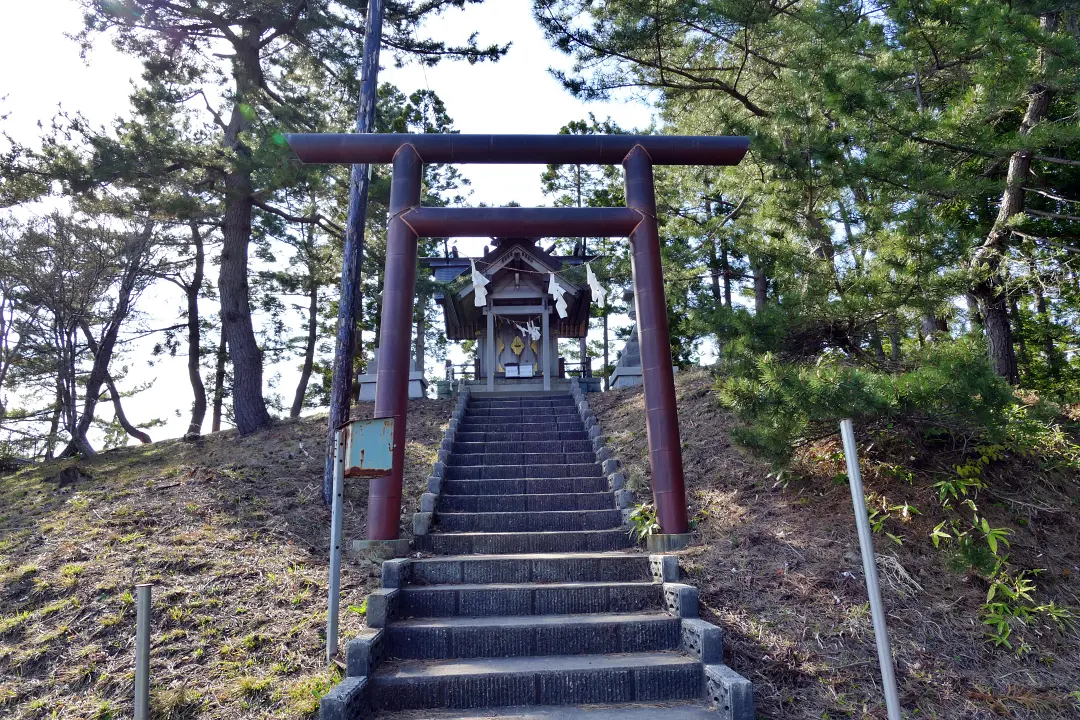 11P1150081 ご本殿前の鳥居
