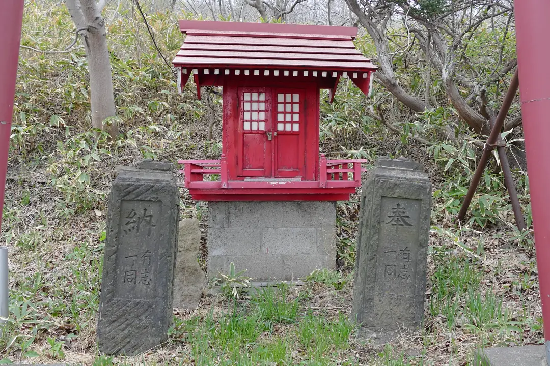 御崎神社の祠