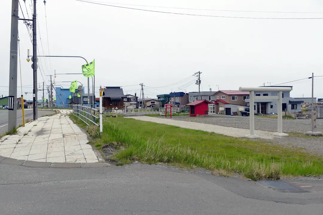 道道と岬神社境内