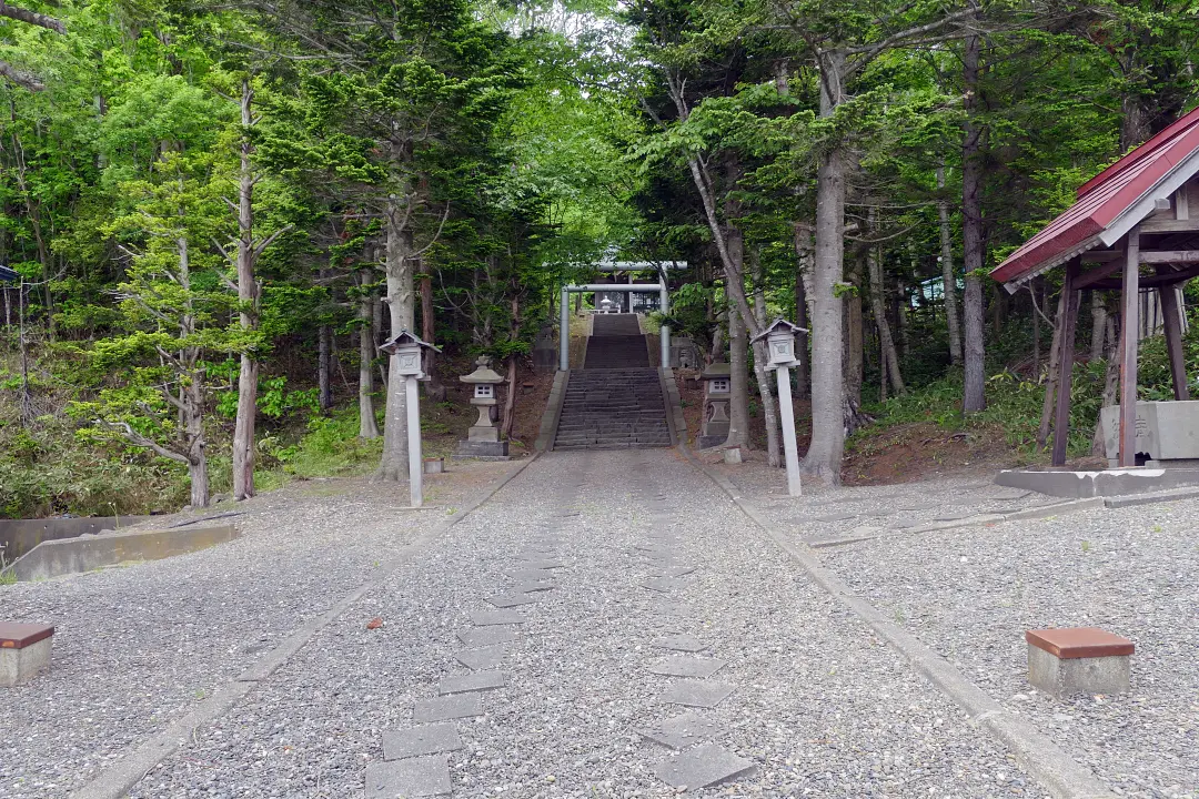 豊富八幡神社 参道