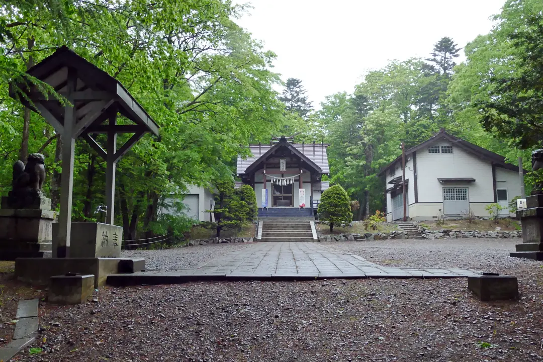 06P1170981 幌延神社 境内