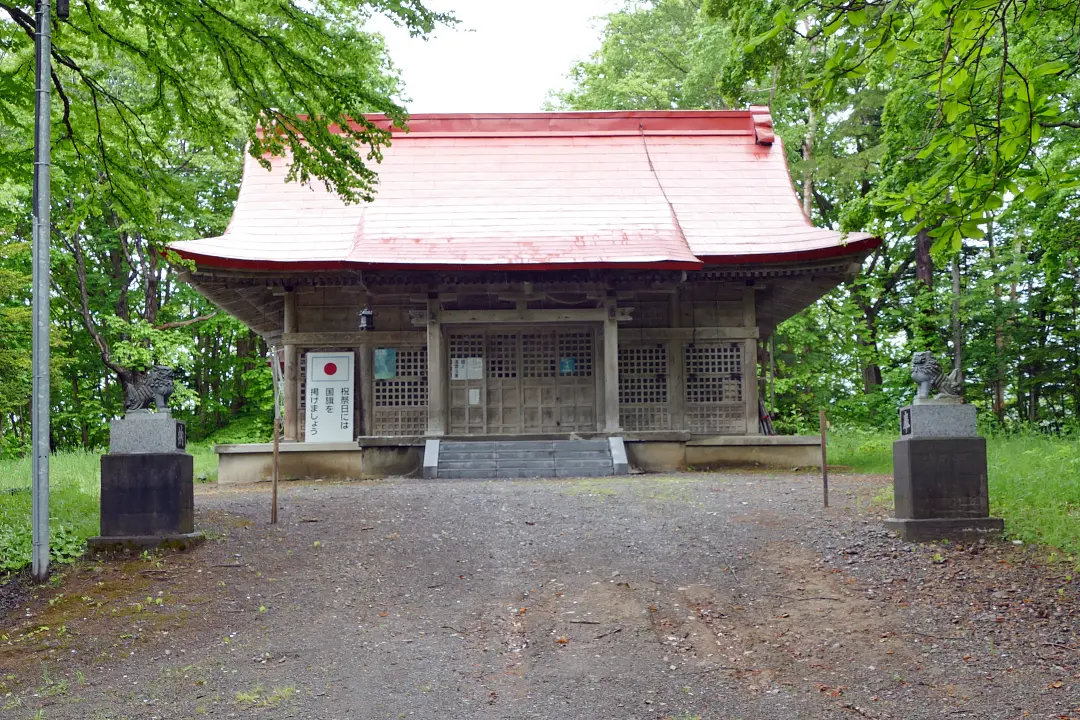08P1180080 中川神社 狛犬と社殿
