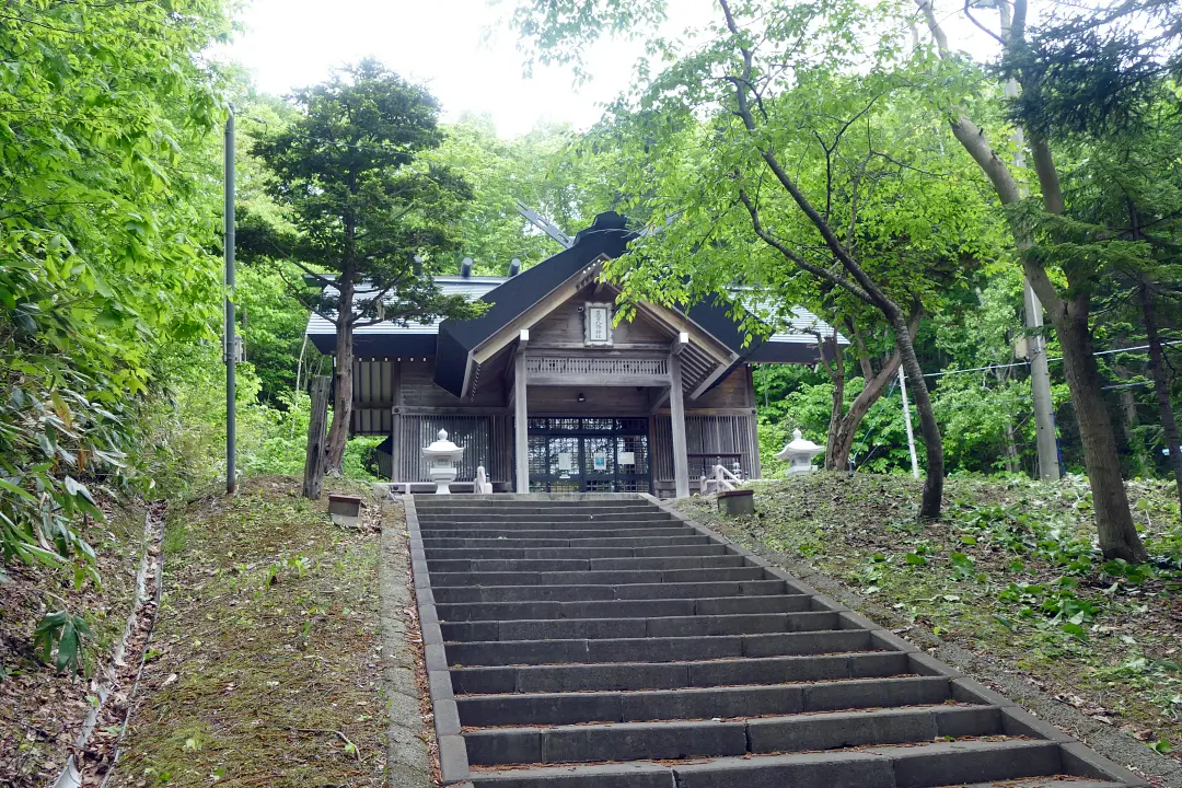 豊富八幡神社 階段の途中