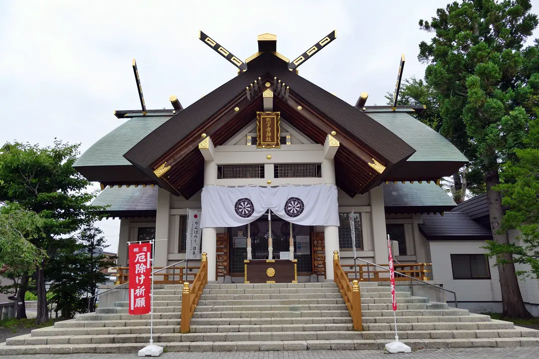 烈々布神社 社殿