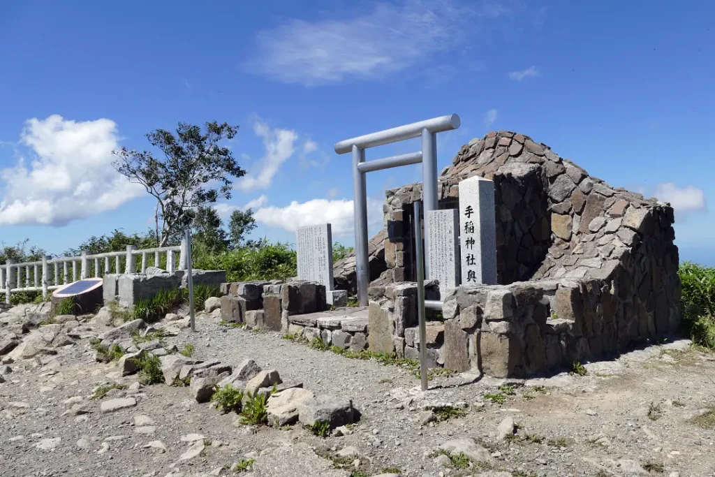 手稲山山頂の手稲神社奥宮