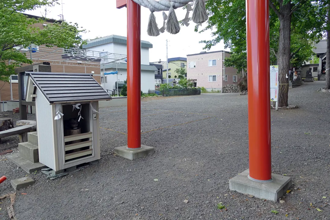 23P1180451 星置神社 鳥居の前