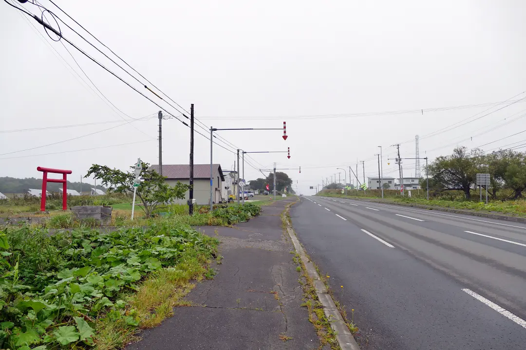 厚別稲荷神社 国道沿いに鳥居