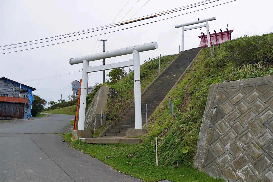 又飯時金刀比羅神社 鳥居と階段