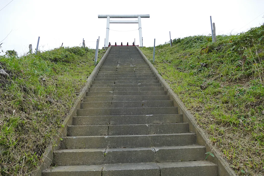 又飯時金刀比羅神社 階段と二の鳥居