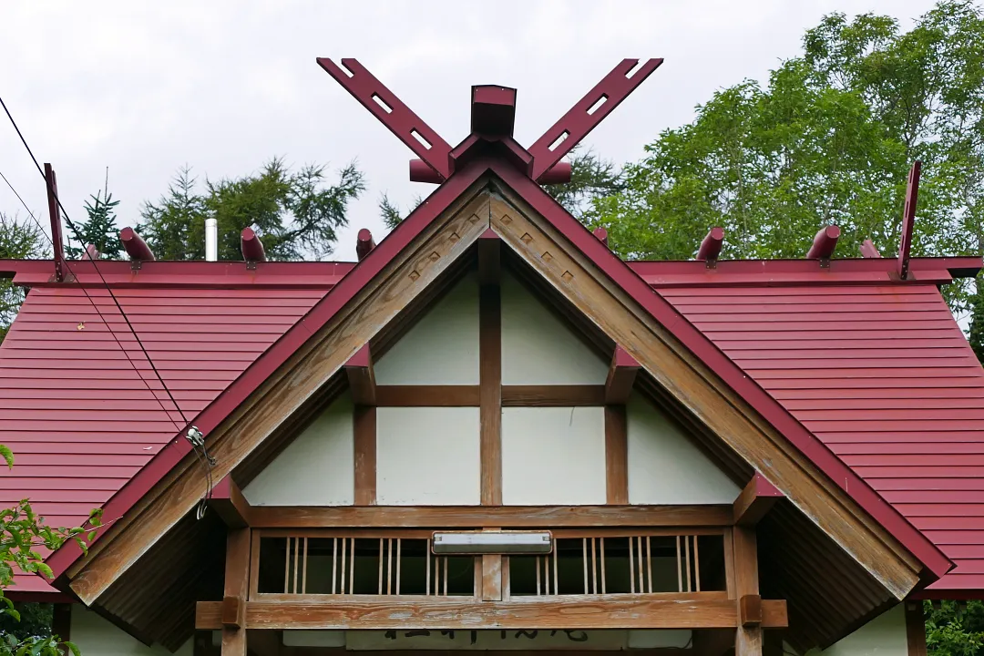 尾幌神社 社殿の廂