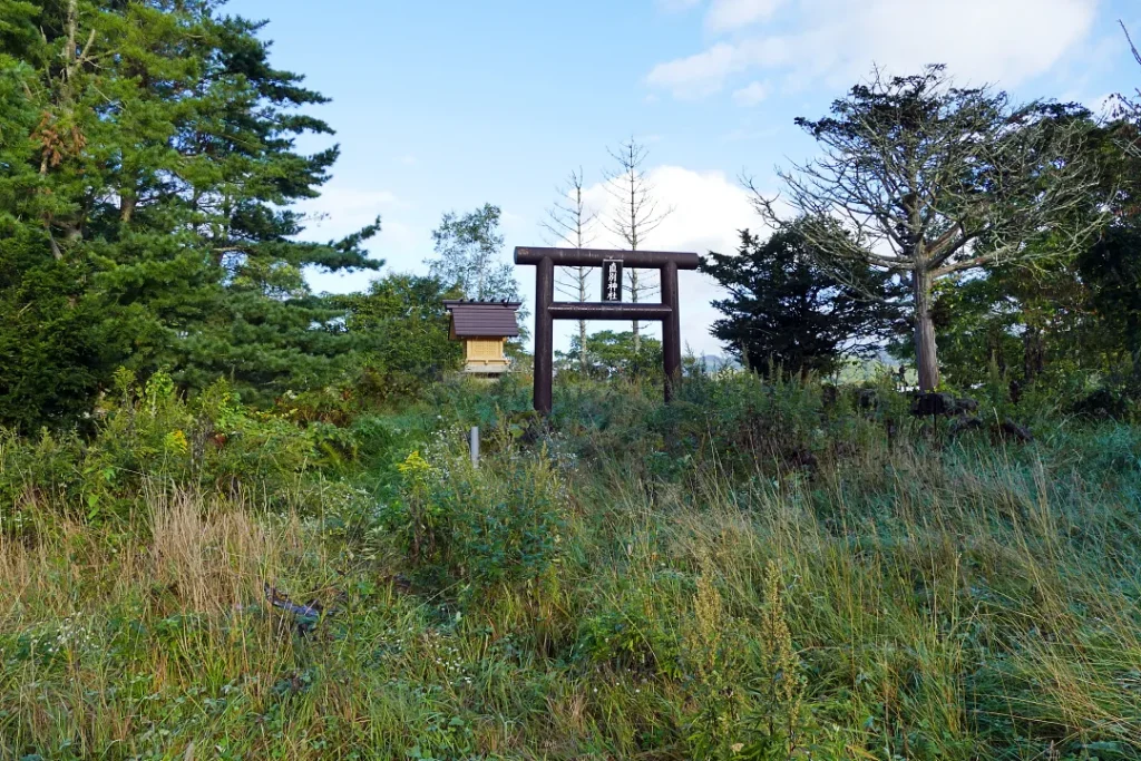 直別神社 鳥居と社殿