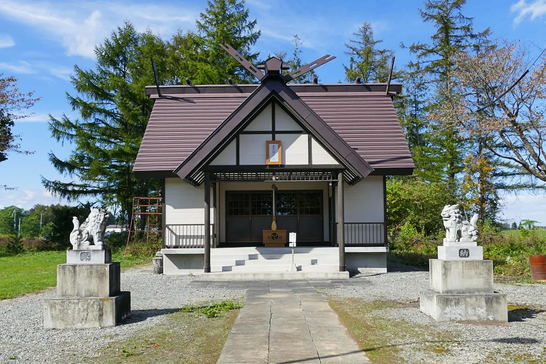 上更別神社 社殿