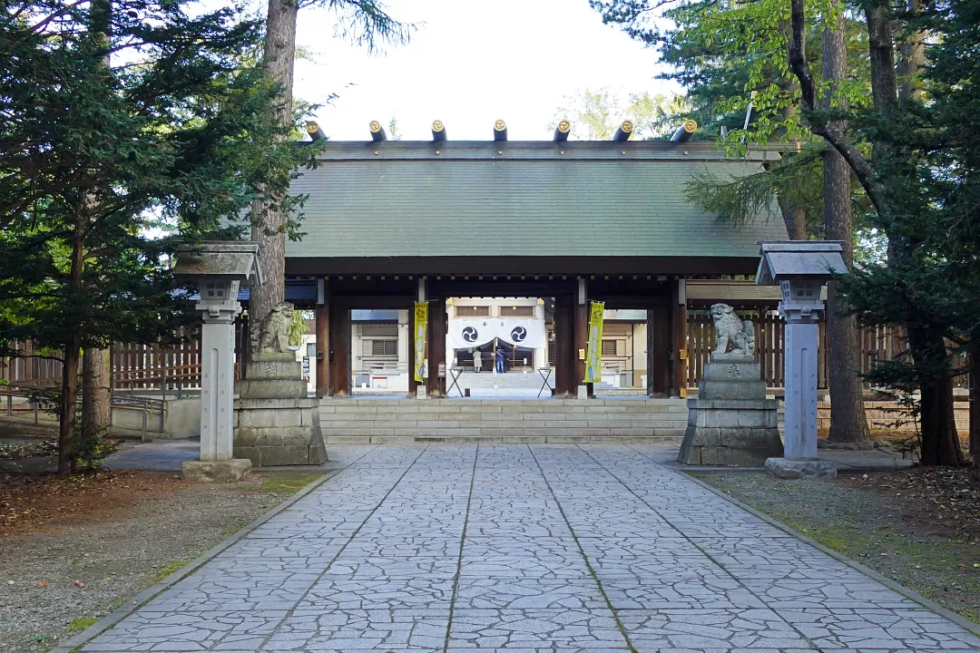 帯廣神社 神門