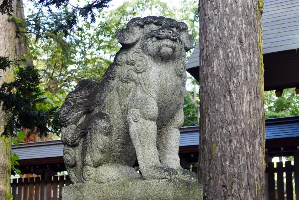 帯廣神社 狛犬吽形