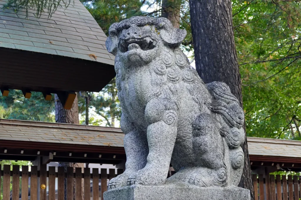 帯廣神社 狛犬阿形