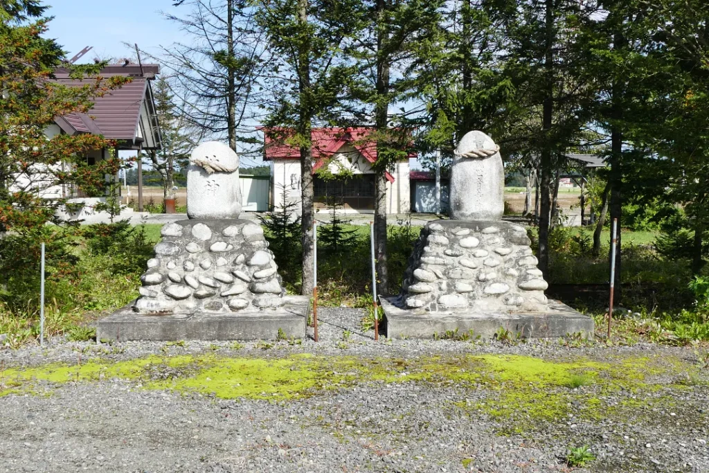 香川会館前の石碑