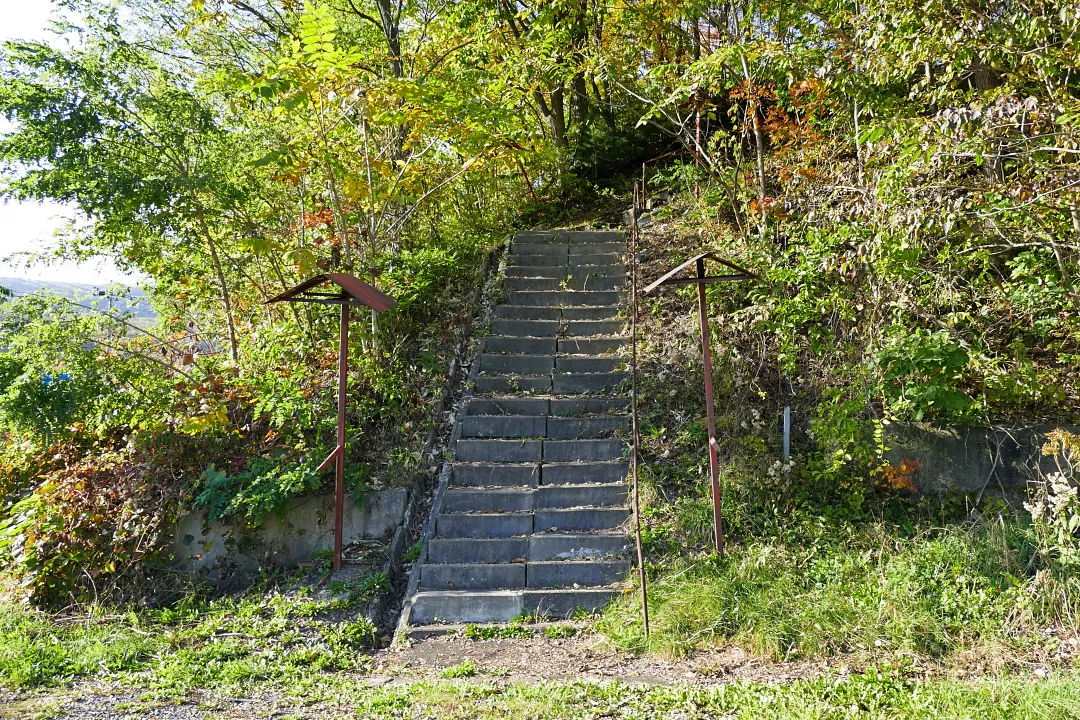 占冠神社 参道の階段