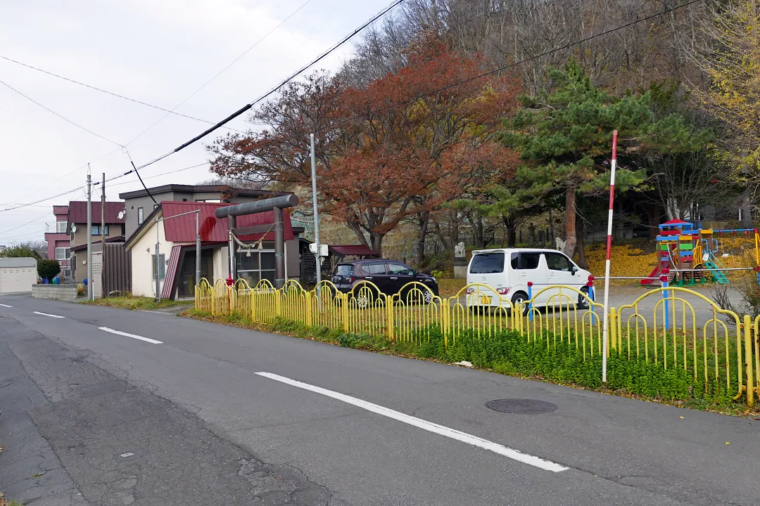 幼稚園隣に鎮座する蘭島神社