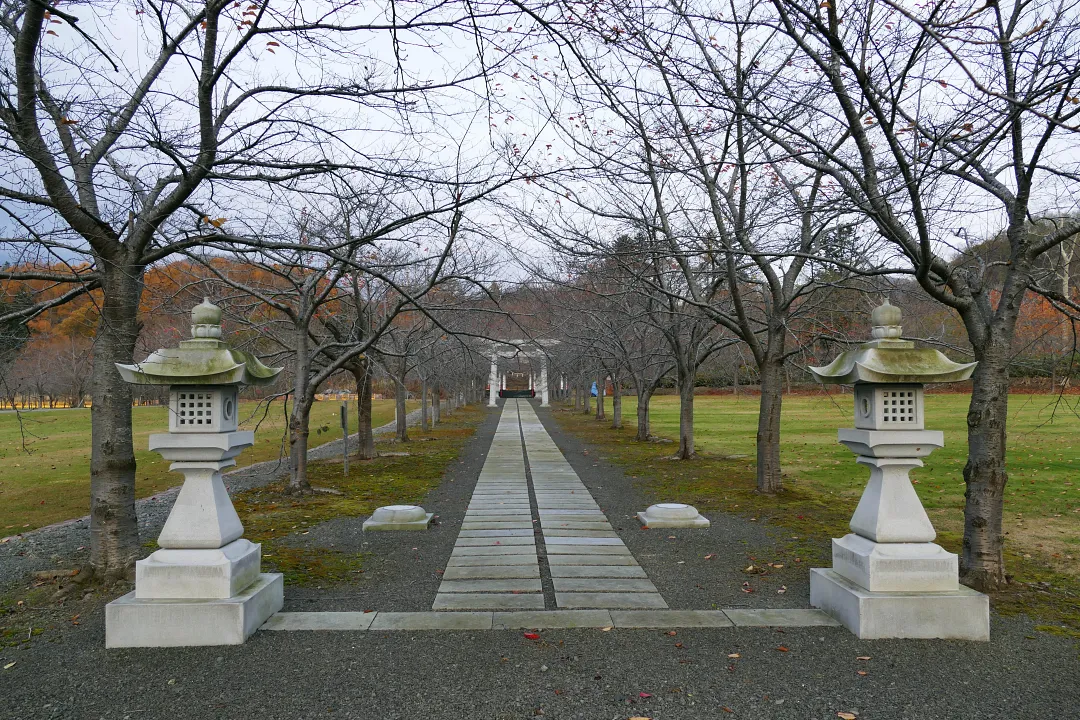 02P1210252 古平明和神社 参道入口