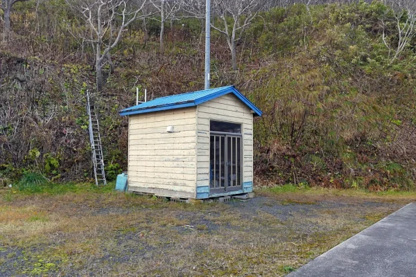 潮見稲荷神社に近づく