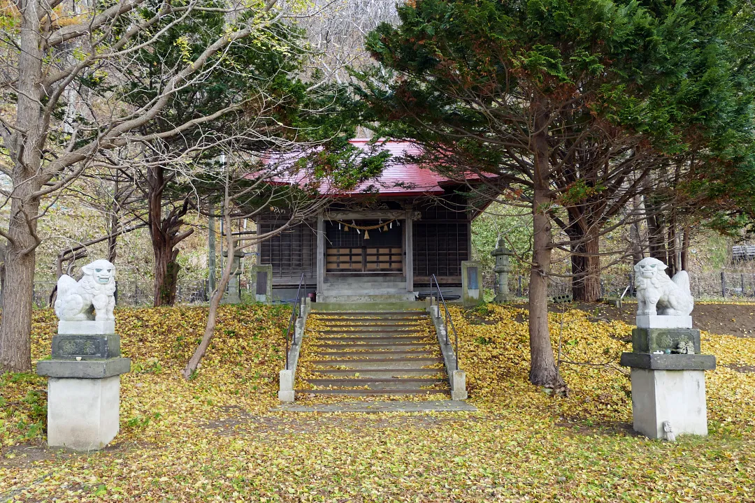 蘭島神社 狛犬と社殿
