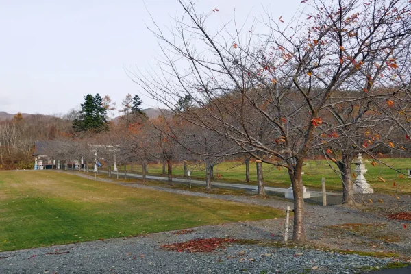 古平明和神社 境内全景
