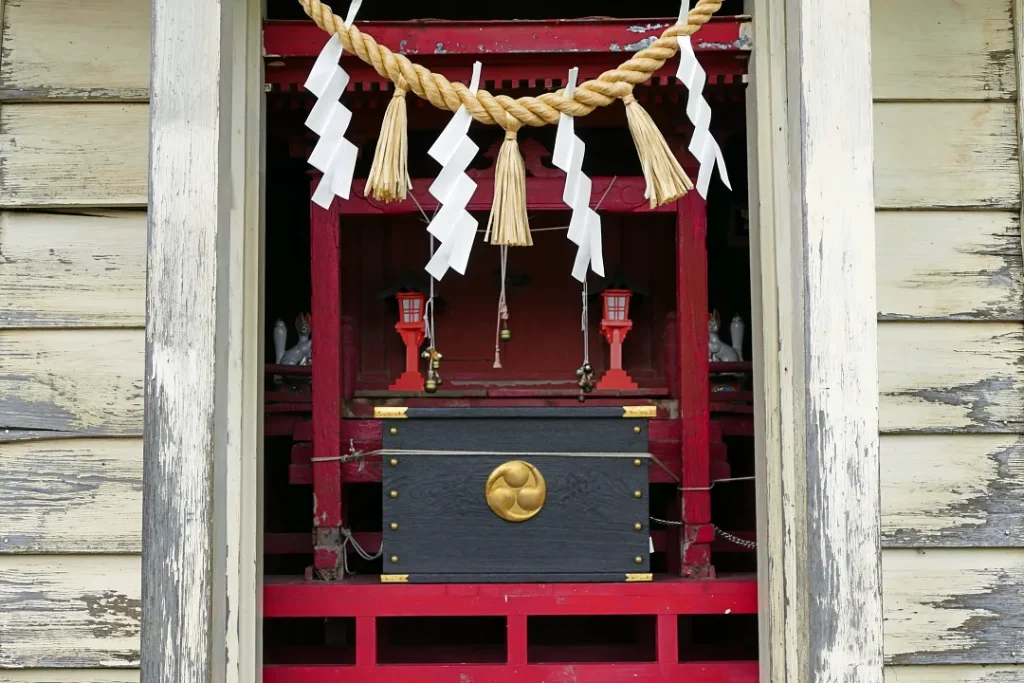 札内神社 末社の前