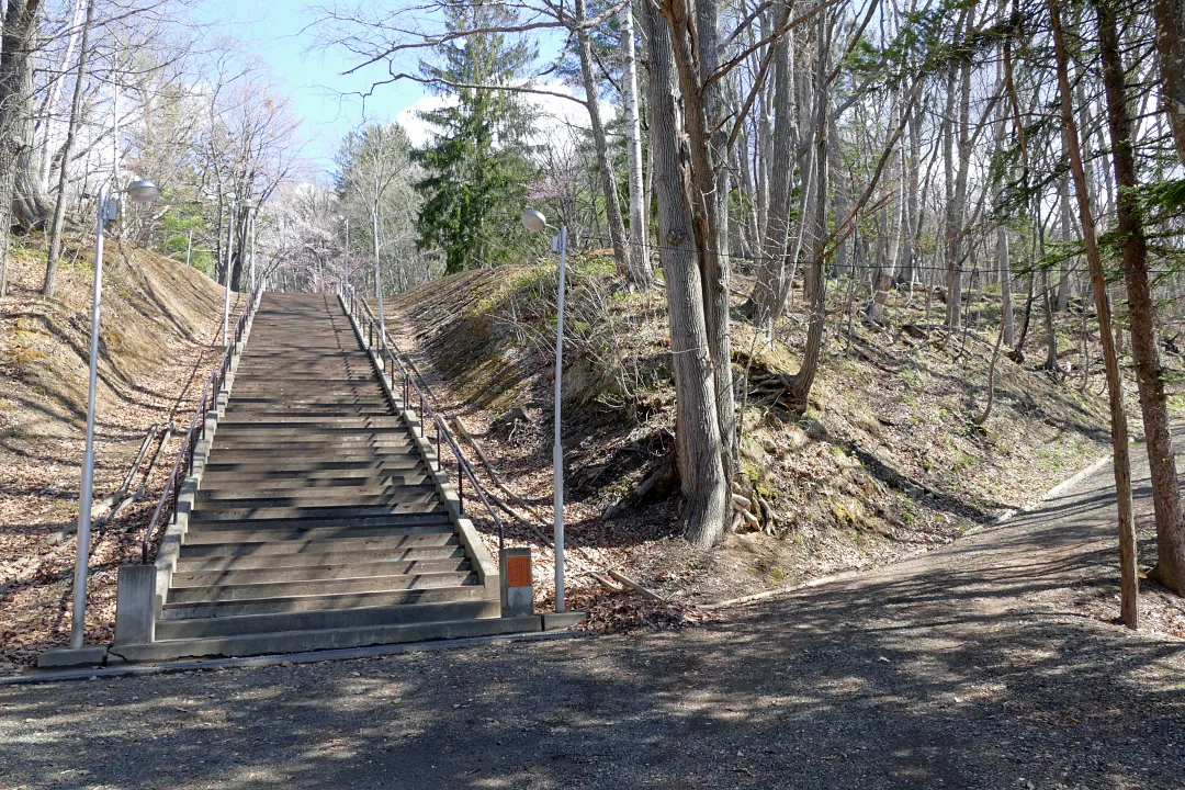 温根湯神社 参道の階段