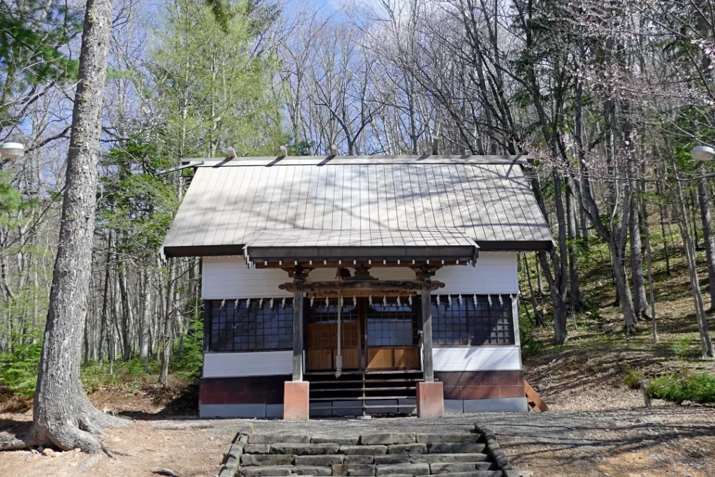 温根湯神社 社殿