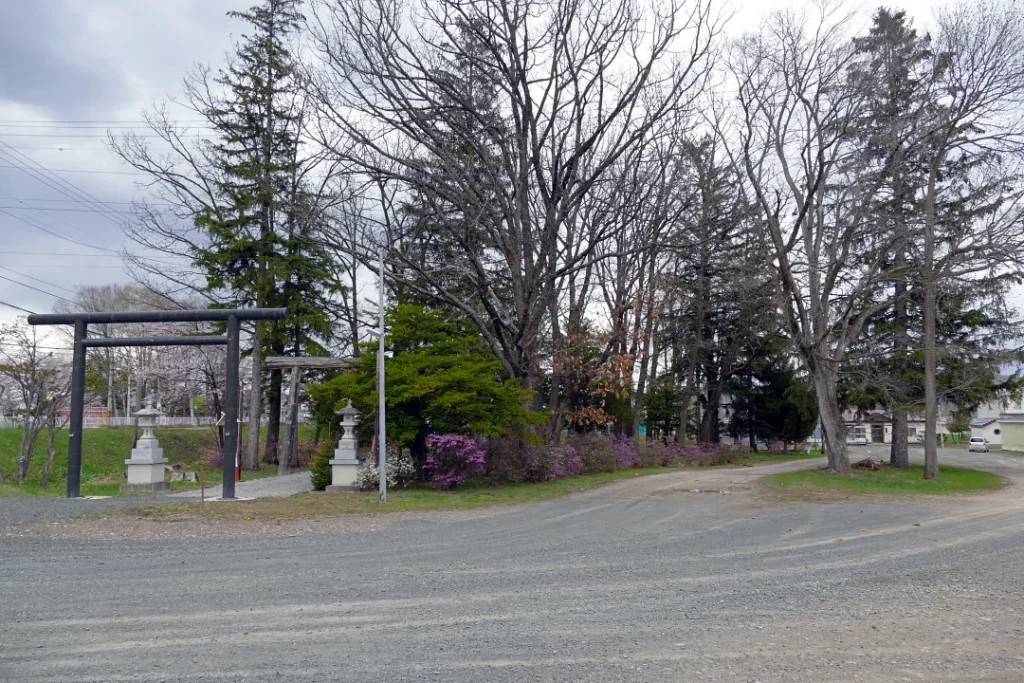 上常呂神社 社務所に向かう道