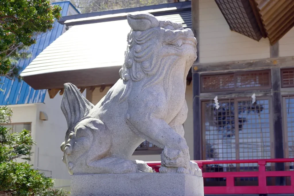 網走三吉神社 狛犬吽形