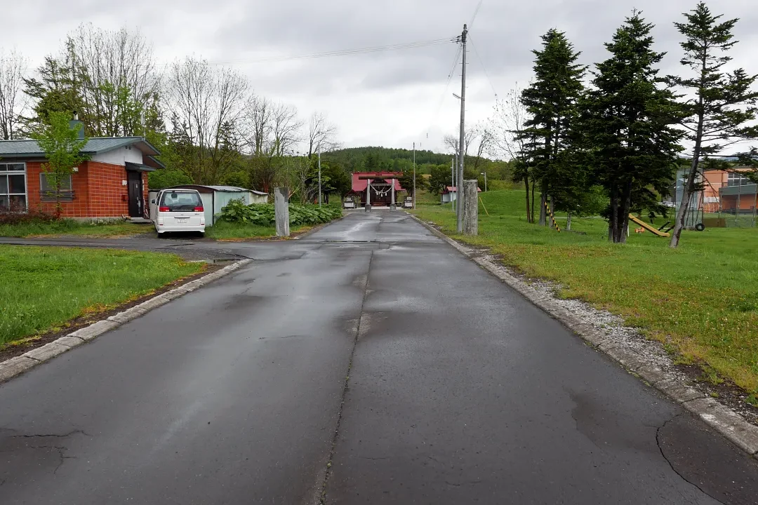 上興部神社 参道