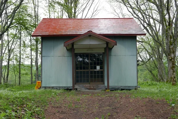 札久留神社 社殿