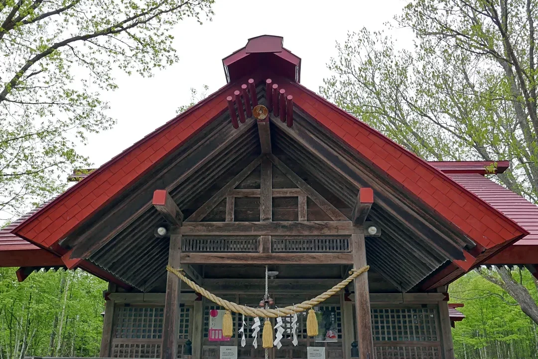 興部神社 拝殿の廂