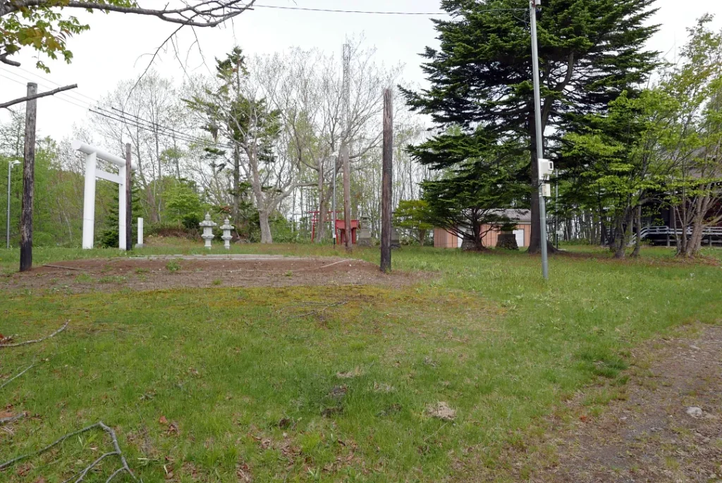 澤木神社 境内の右手