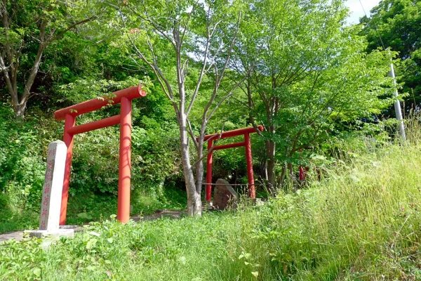 幌武意稲荷神社 一の鳥居と二の鳥居