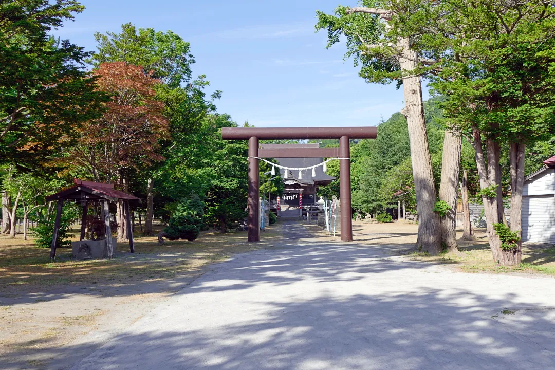 03_1230713 美国神社 鳥居と手水舎