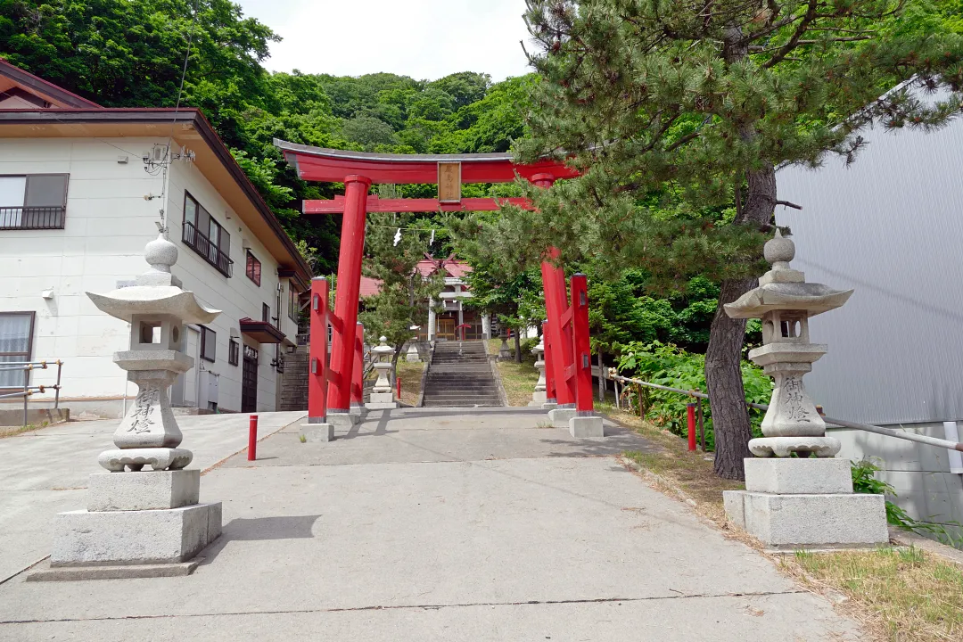 神恵内厳島神社 参道