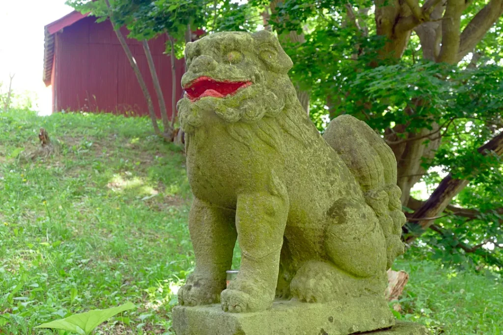 幌武意稲荷神社 狛犬阿形