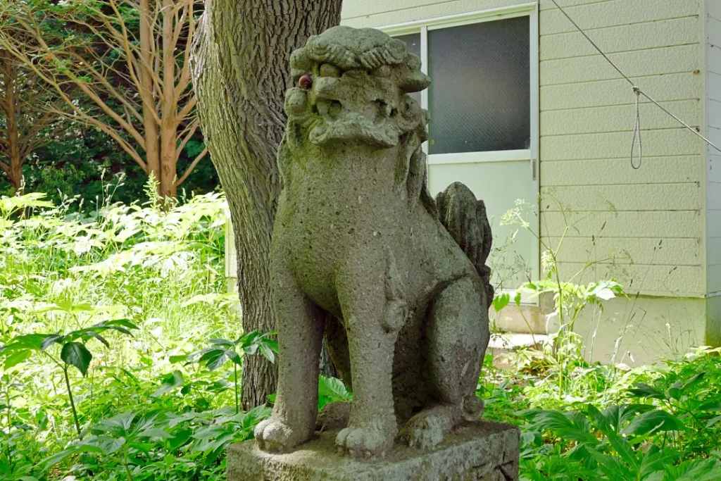 神威神社 狛犬阿形