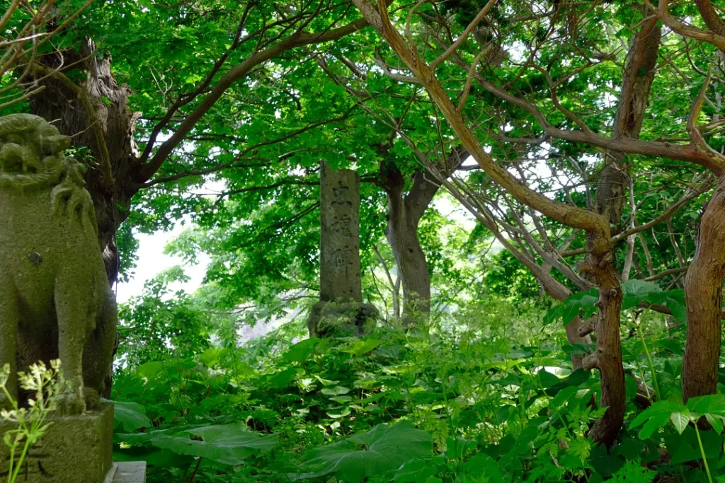 神威神社 忠魂碑ひき
