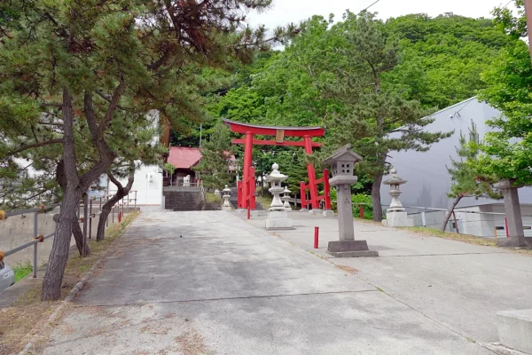 神恵内嚴島神社 境内