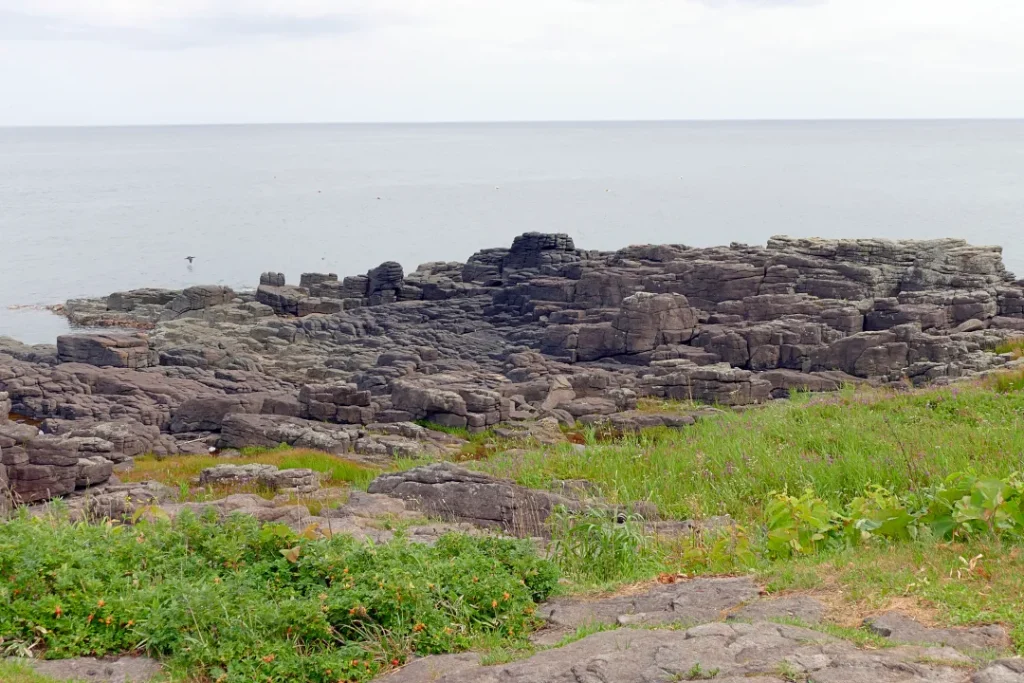 ウスタイベ千畳岩 全景