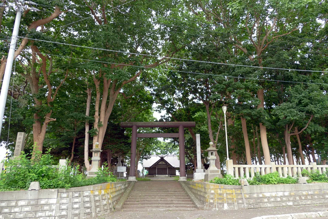 羽幌神社 境内入り口