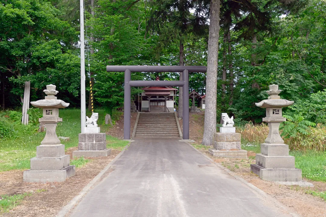 03_1240449 昆布神社 灯籠 狛犬 鳥居