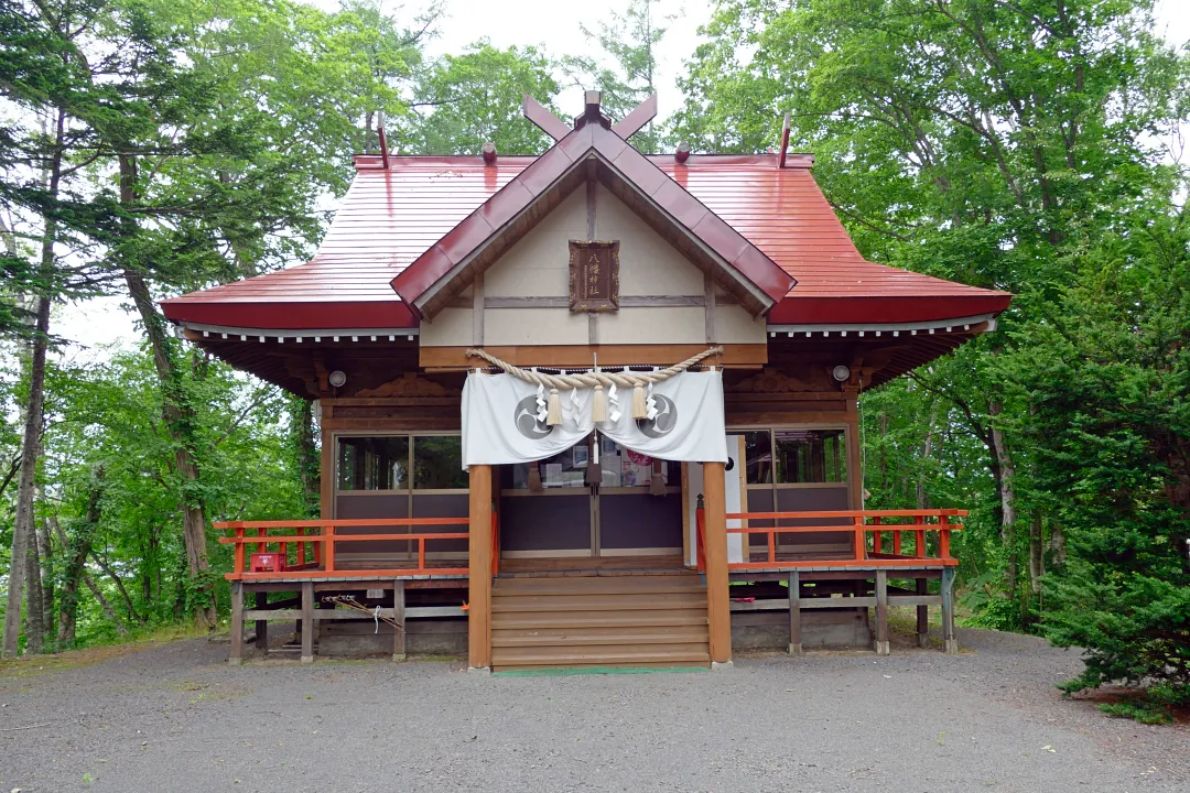 目名八幡神社 社殿