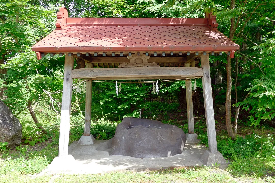 ニセコ狩太神社 手水舎