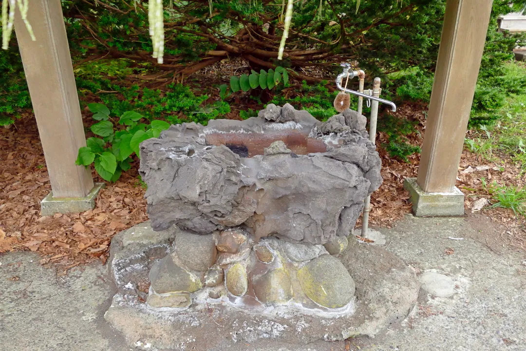 天塩厳島神社 手水鉢