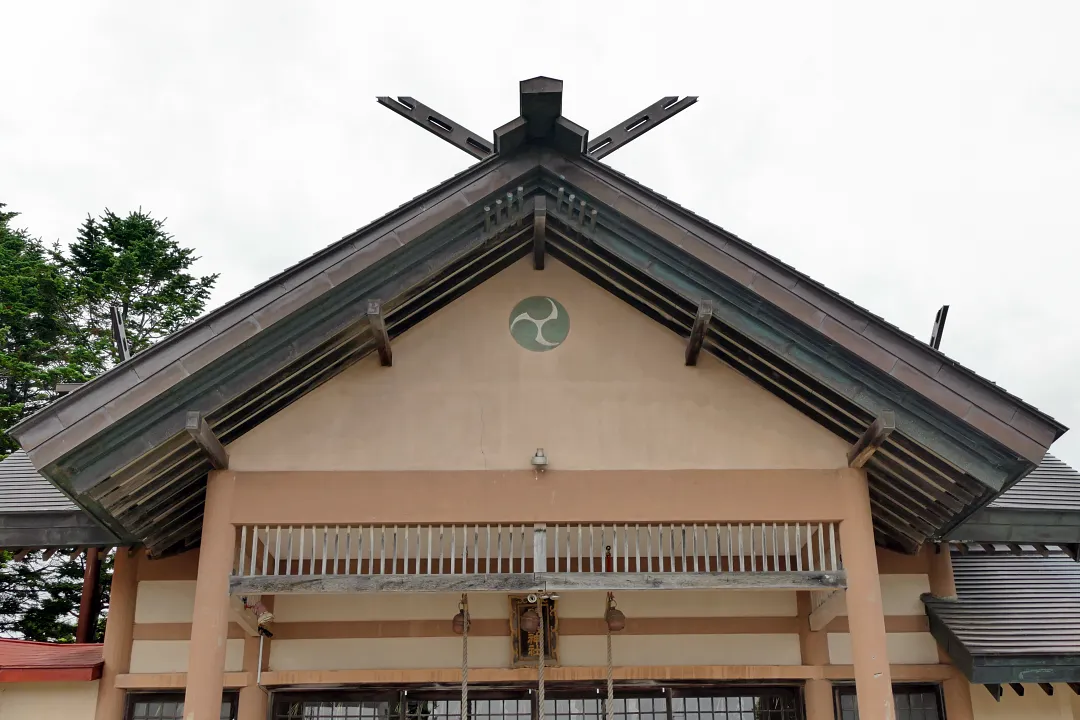 枝幸嚴嶋神社 社殿の廂